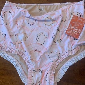 XXL RUFFLE AROUND KJ PINK KIWI BNWT